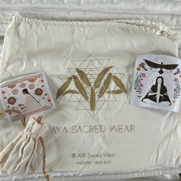 💞NWT AYA Sacred Wear Warm Boho Hoody Cardigan Off-White Belted Wrap Cardigan💞 - Picture 14 of 15